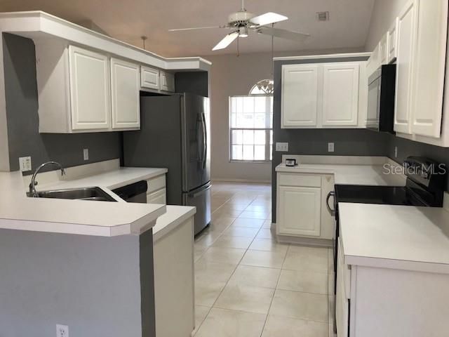 For Rent: $2,100 (3 beds, 2 baths, 1736 Square Feet)