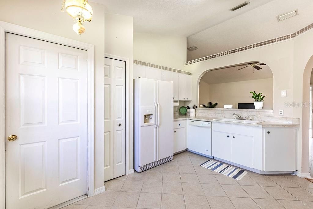 Garage leads into Kitchen making easy access to the interior!