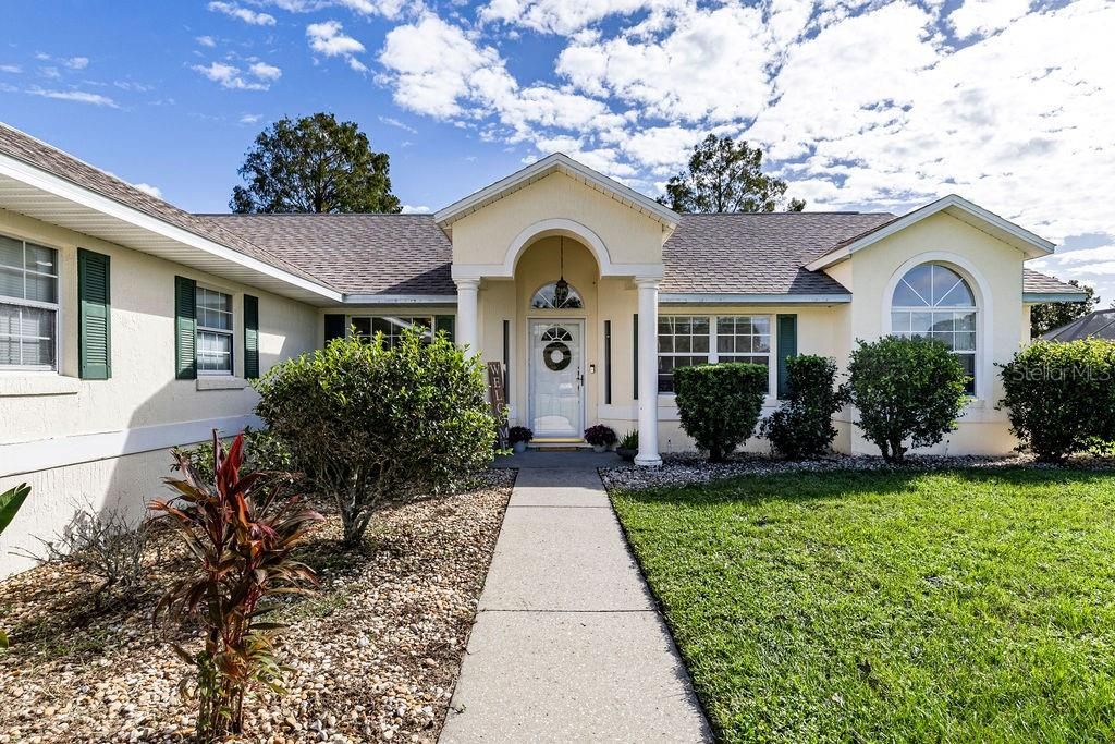 Stately Entrance with Pillars!