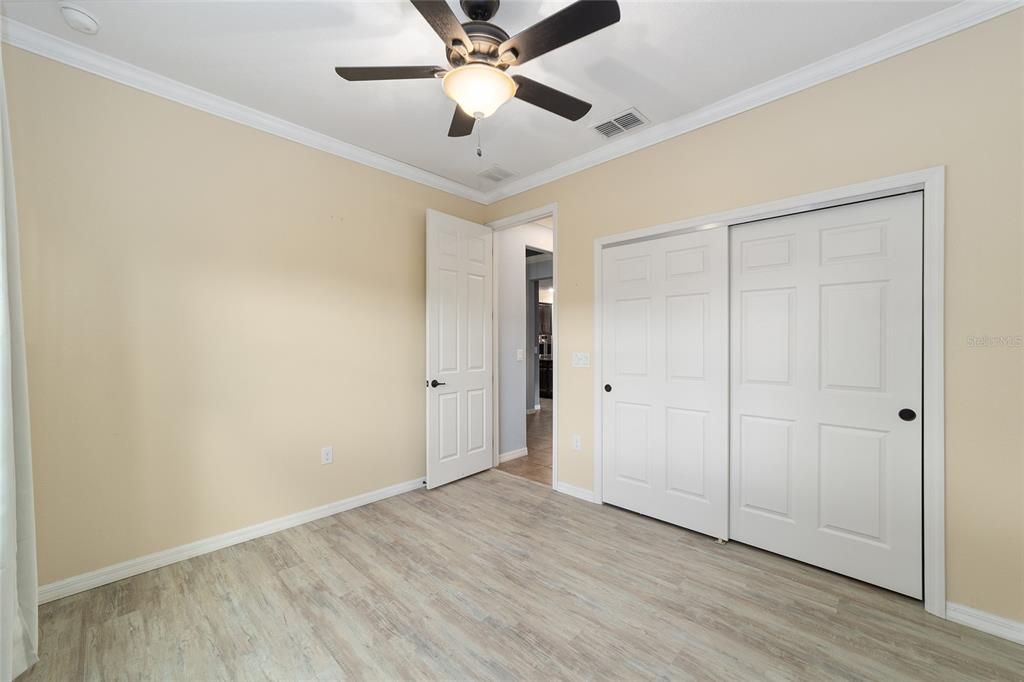 For Sale: $385,900 (2 beds, 2 baths, 1940 Square Feet)