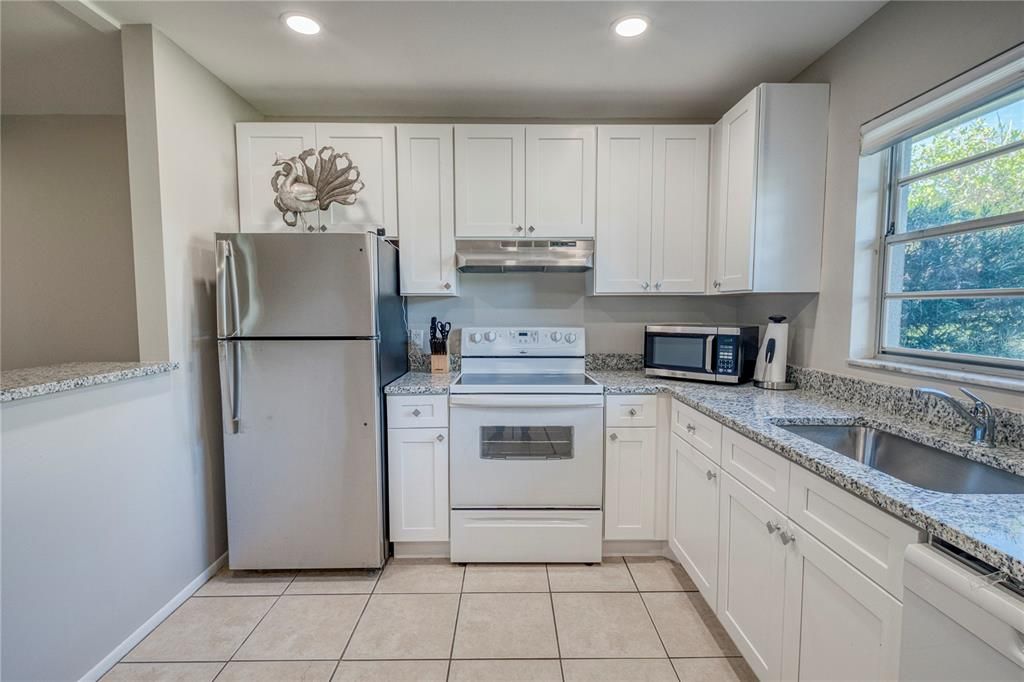 For Rent: $2,500 (2 beds, 2 baths, 6256 Square Feet)