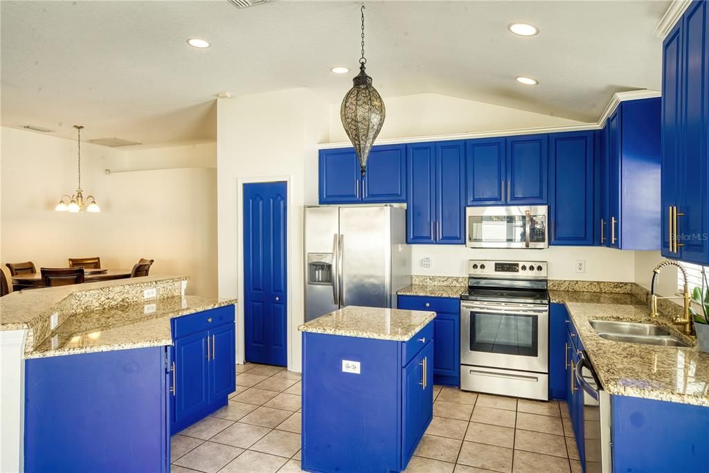 For Sale: $329,000 (3 beds, 2 baths, 1793 Square Feet)