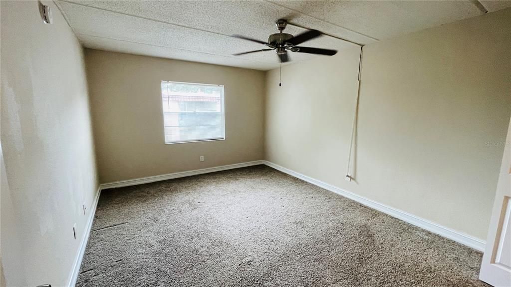 For Sale: $140,000 (1 beds, 1 baths, 742 Square Feet)