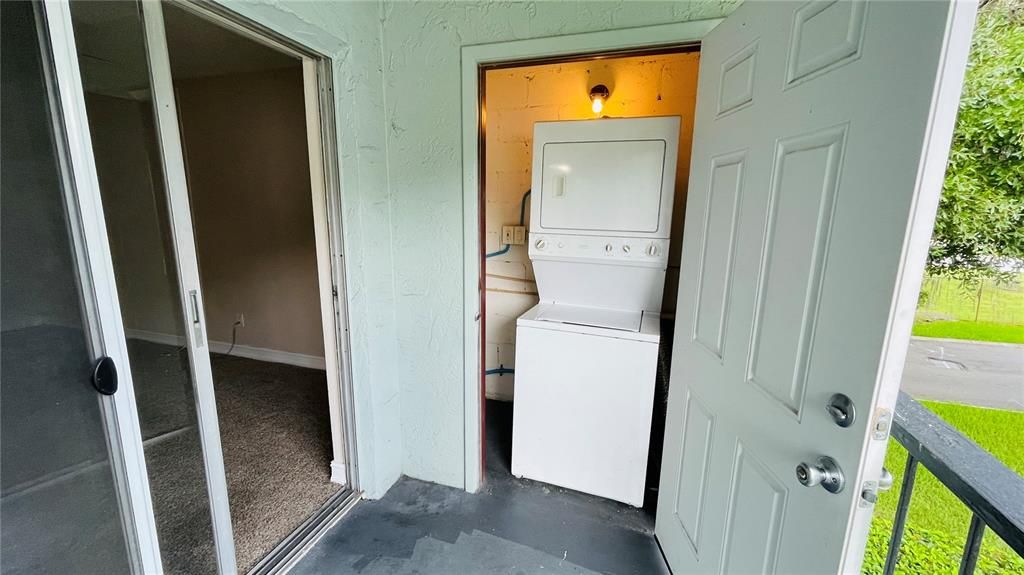 For Sale: $140,000 (1 beds, 1 baths, 742 Square Feet)