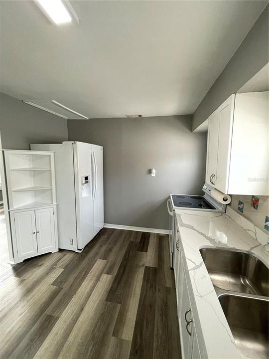 For Rent: $1,850 (2 beds, 1 baths, 786 Square Feet)