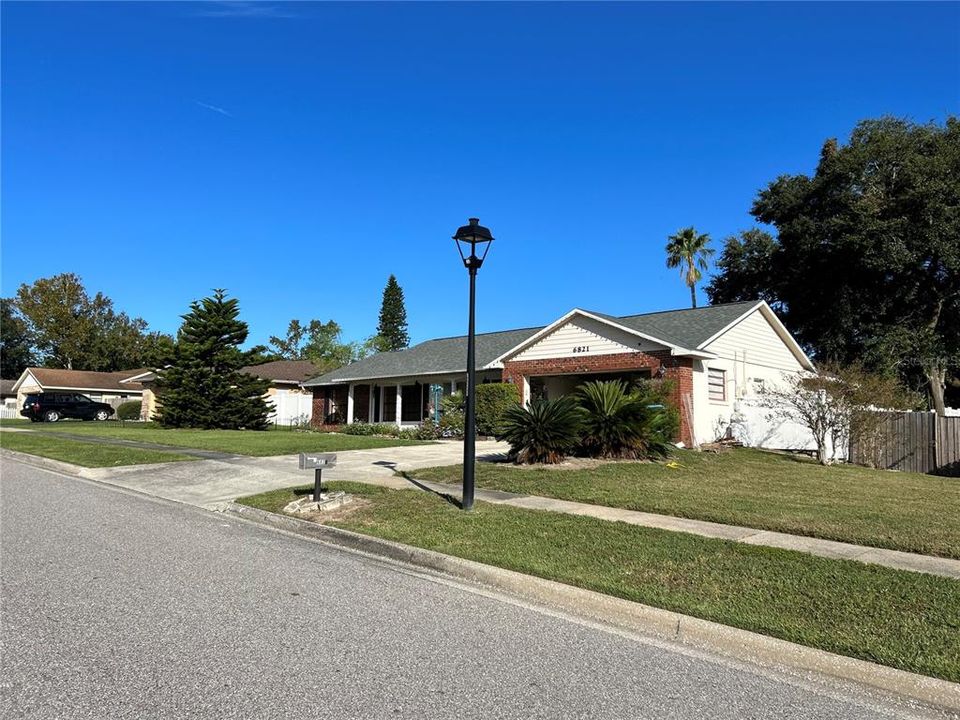 For Sale: $425,000 (4 beds, 2 baths, 1782 Square Feet)