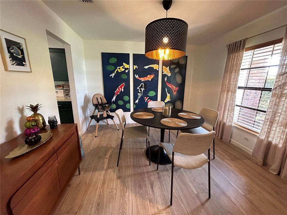 En Venta: $425,000 (4 camas, 2 baños, 1782 Pies cuadrados)