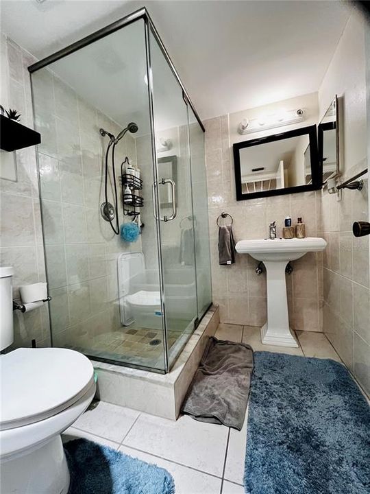 2nd bathroom