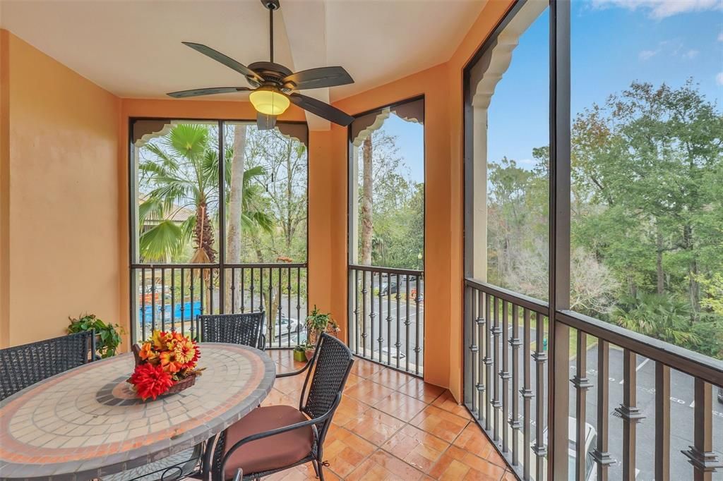 Corner Screened Patio