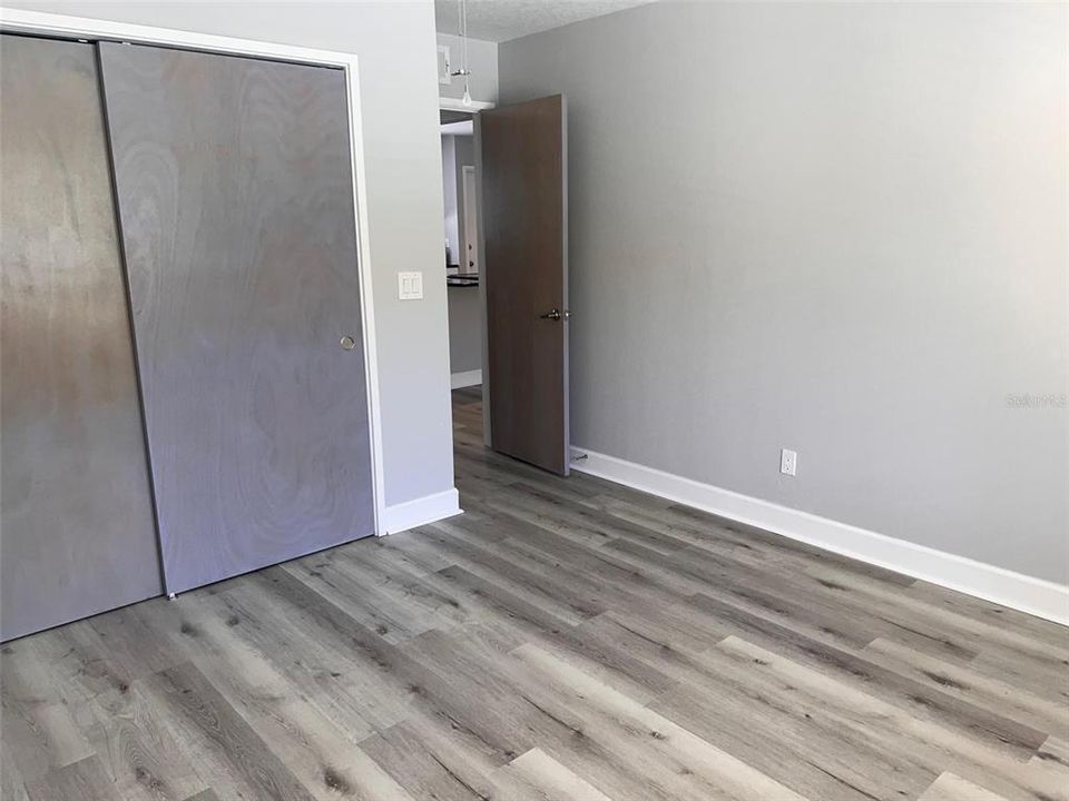 For Sale: $225,000 (2 beds, 1 baths, 819 Square Feet)