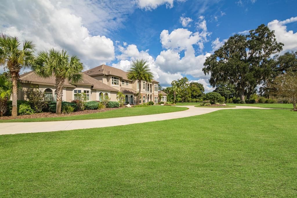 Large Front Yard and Landscape!