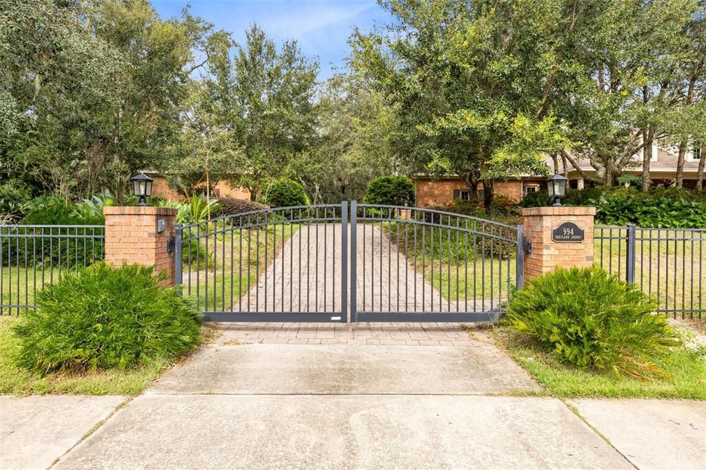 Active With Contract: $1,375,000 (4 beds, 3 baths, 3762 Square Feet)