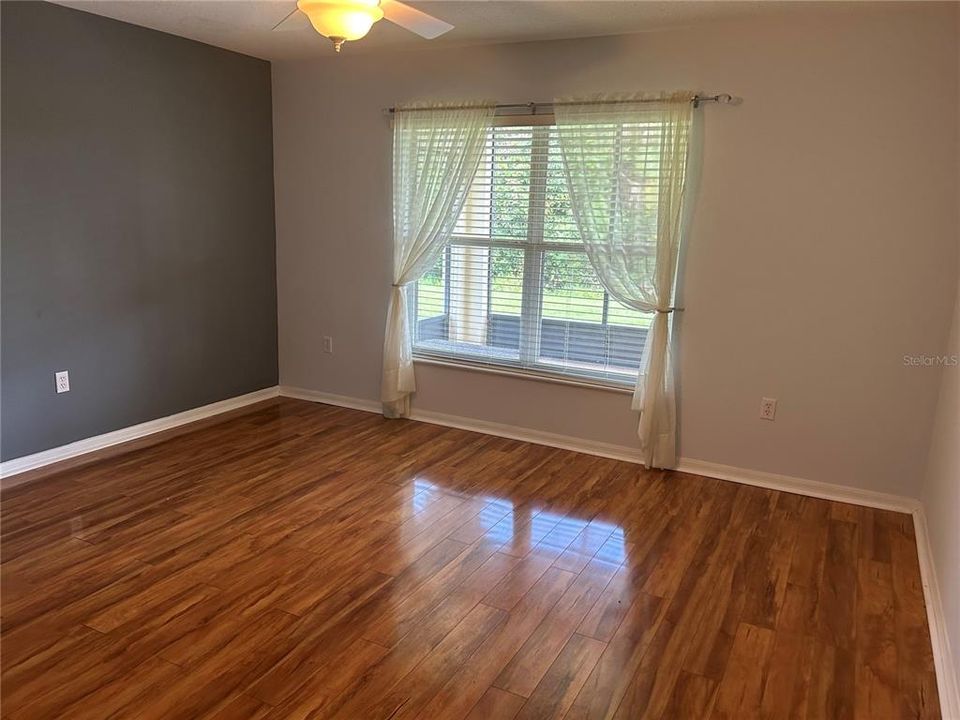 For Sale: $269,000 (2 beds, 2 baths, 1387 Square Feet)