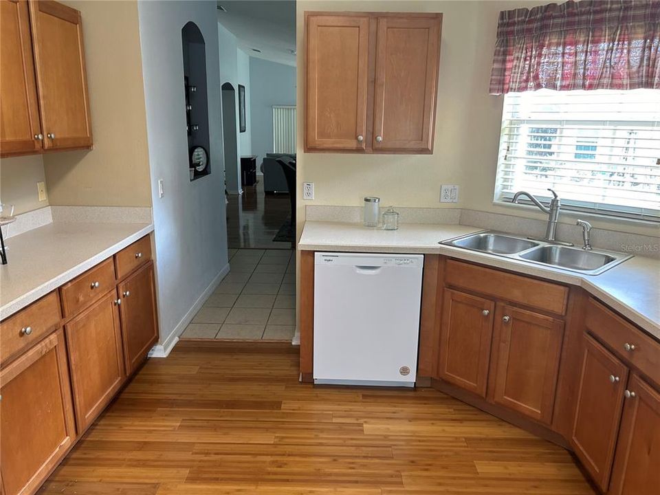 For Sale: $269,000 (2 beds, 2 baths, 1387 Square Feet)