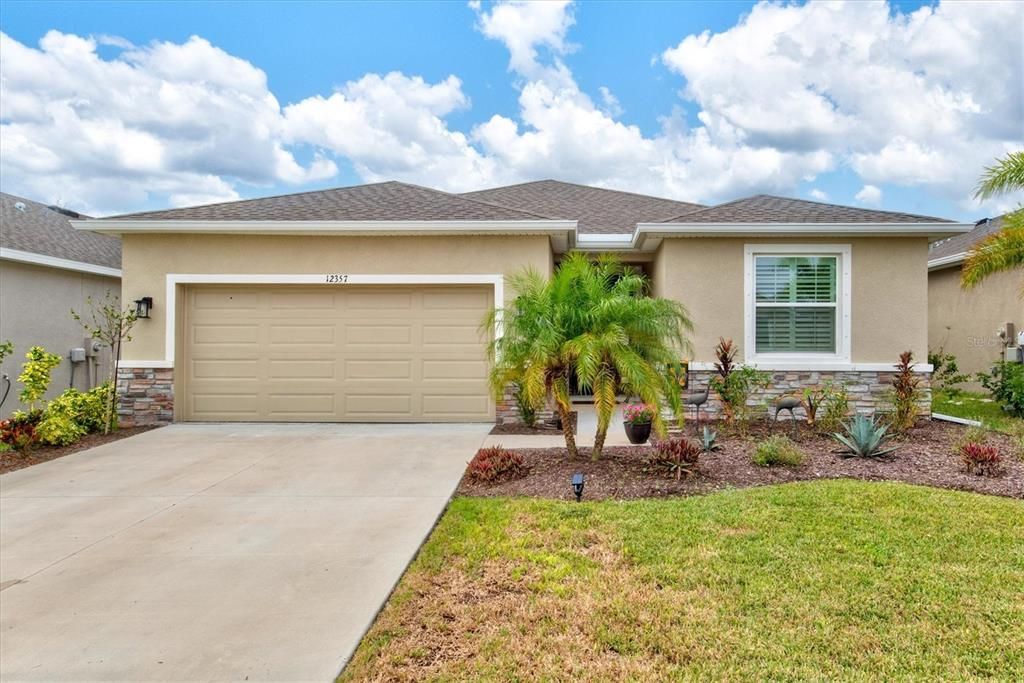 For Sale: $449,900 (4 beds, 2 baths, 2043 Square Feet)