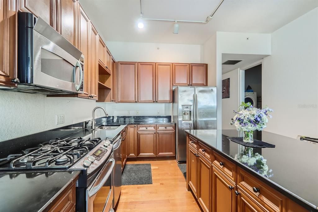 For Sale: $549,000 (2 beds, 2 baths, 1265 Square Feet)