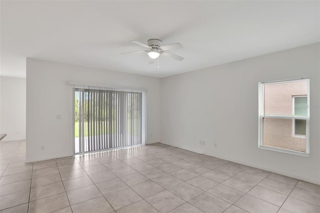 Spacious living room