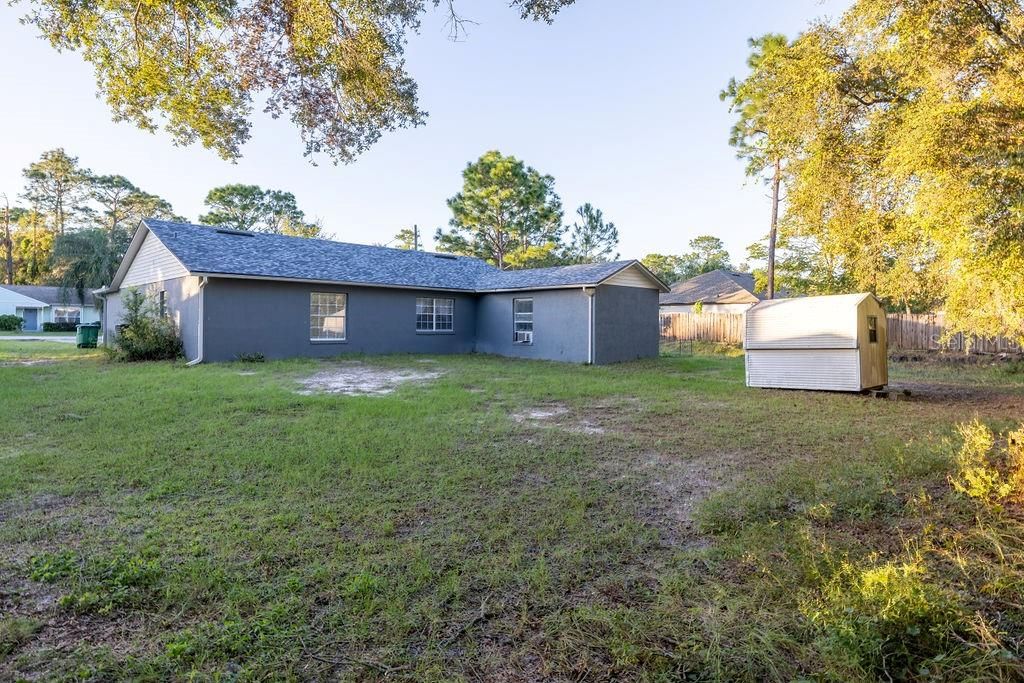 For Sale: $300,000 (3 beds, 2 baths, 1406 Square Feet)