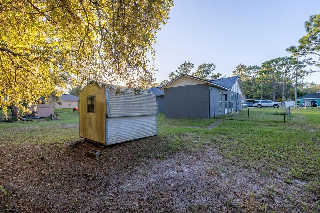 For Sale: $300,000 (3 beds, 2 baths, 1406 Square Feet)