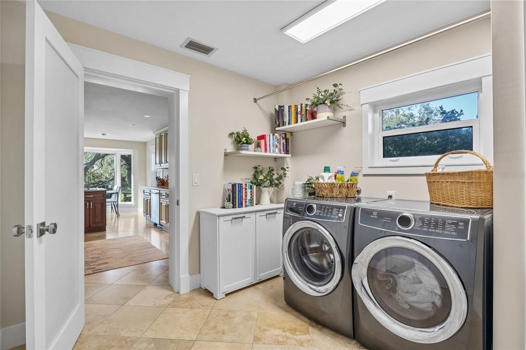 Laundry room/butler's pantry