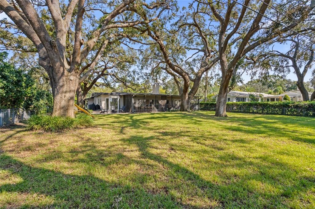 For Sale: $965,000 (3 beds, 2 baths, 2149 Square Feet)