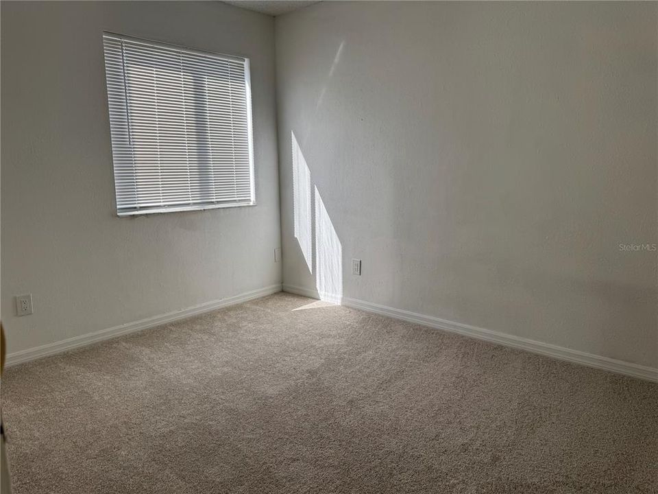 For Rent: $1,800 (2 beds, 1 baths, 996 Square Feet)