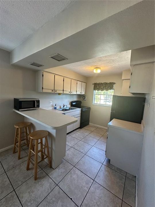 For Sale: $89,000 (1 beds, 1 baths, 591 Square Feet)