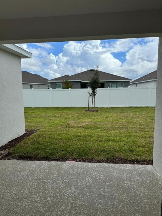 For Rent: $2,800 (4 beds, 2 baths, 1758 Square Feet)