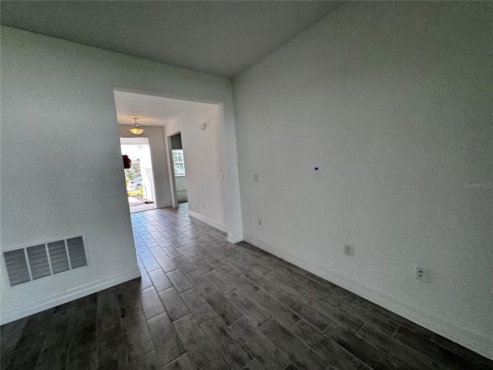 For Rent: $2,800 (4 beds, 2 baths, 1758 Square Feet)