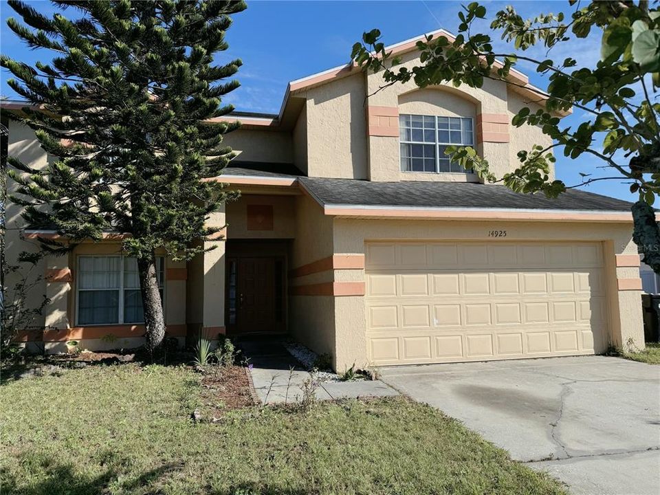 For Rent: $2,195 (4 beds, 2 baths, 2287 Square Feet)