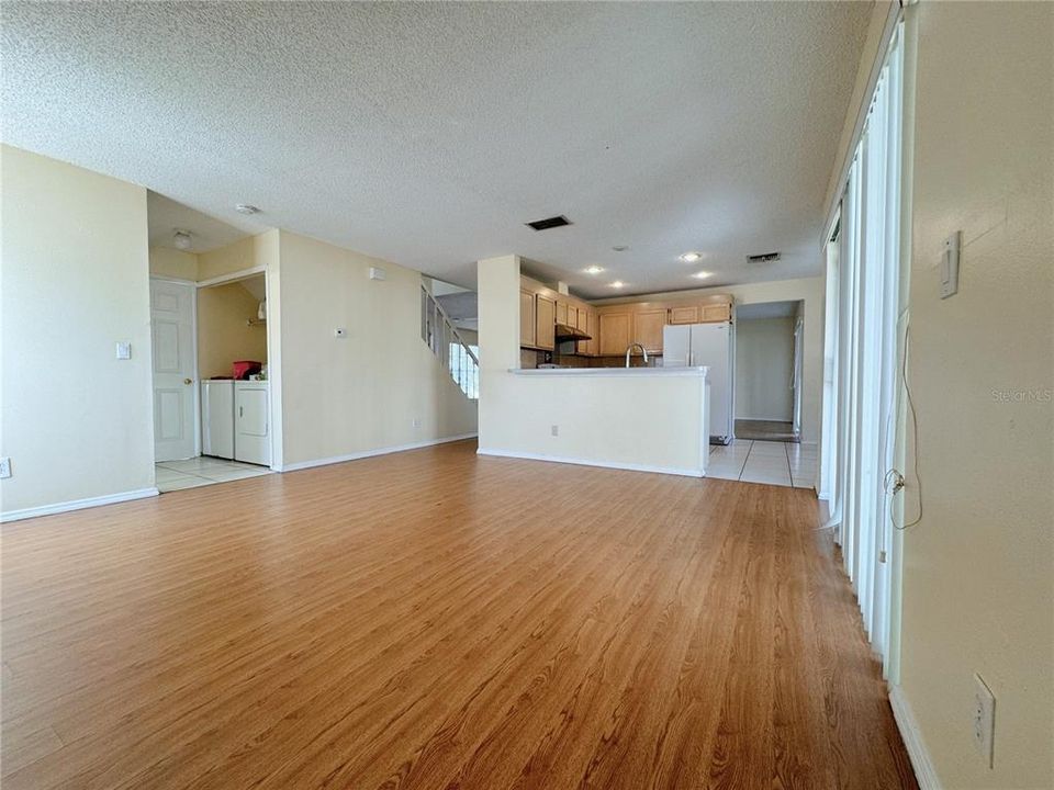 For Rent: $2,195 (4 beds, 2 baths, 2287 Square Feet)