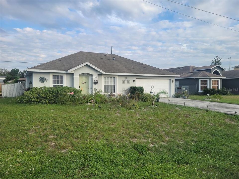 For Sale: $250,000 (3 beds, 2 baths, 1240 Square Feet)