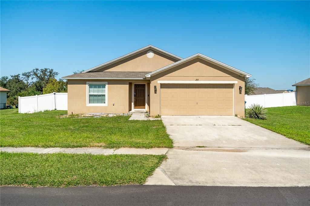 For Sale: $279,000 (3 beds, 2 baths, 1305 Square Feet)