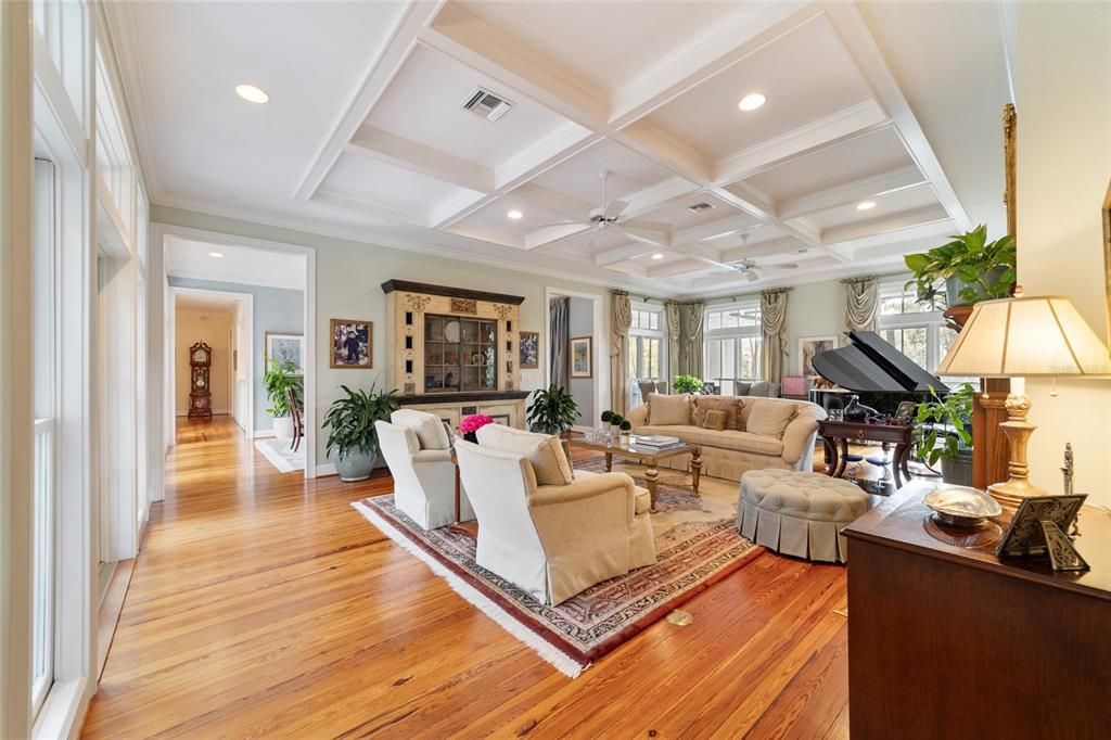 For Sale: $3,995,000 (5 beds, 5 baths, 10101 Square Feet)