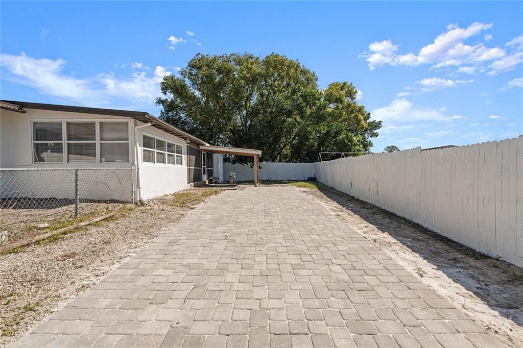 For Sale: $325,000 (4 beds, 2 baths, 2000 Square Feet)