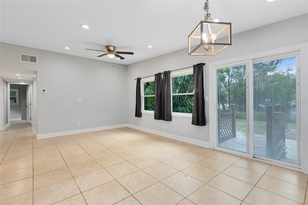 Living room w/ Open Floor Plan