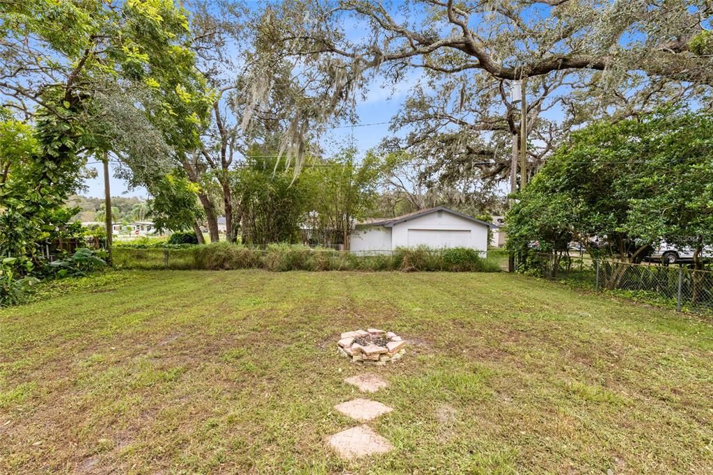 For Sale: $315,000 (3 beds, 2 baths, 1036 Square Feet)