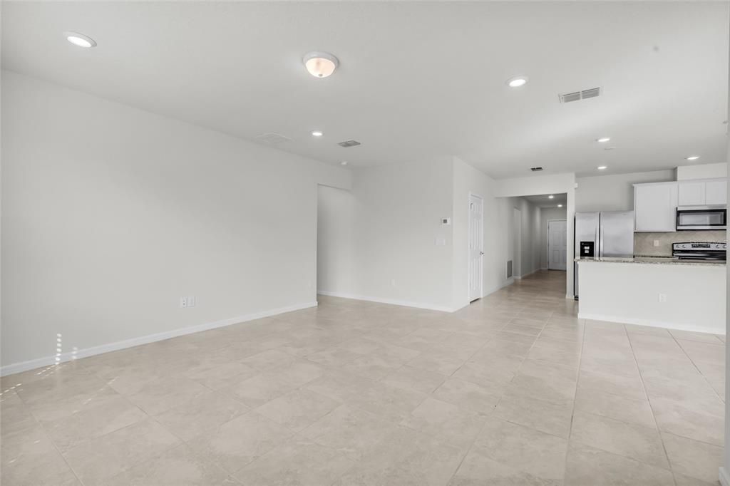 For Sale: $425,000 (4 beds, 2 baths, 1865 Square Feet)