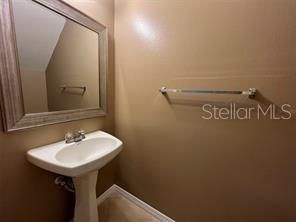 For Rent: $2,150 (3 beds, 2 baths, 1880 Square Feet)