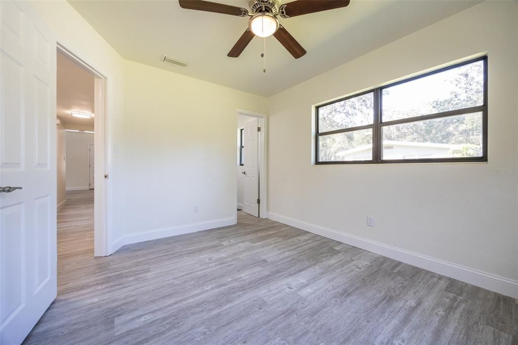 Active With Contract: $229,900 (3 beds, 1 baths, 1075 Square Feet)