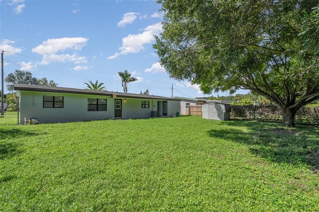 For Sale: $290,000 (3 beds, 2 baths, 1215 Square Feet)