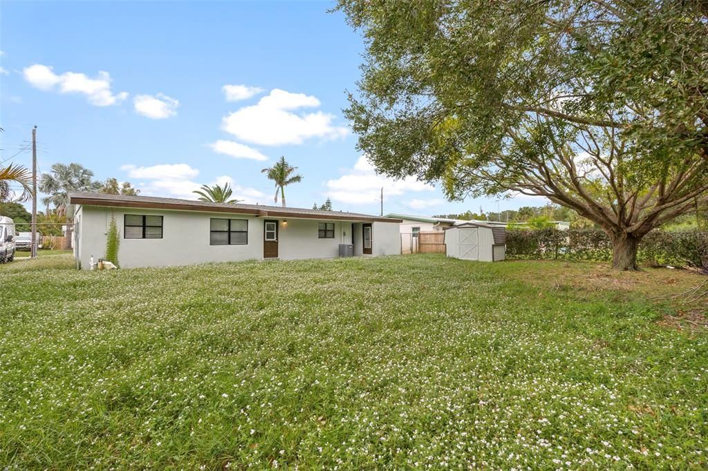 For Sale: $290,000 (4 beds, 2 baths, 1215 Square Feet)