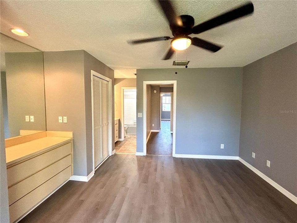 For Sale: $172,500 (2 beds, 2 baths, 1230 Square Feet)