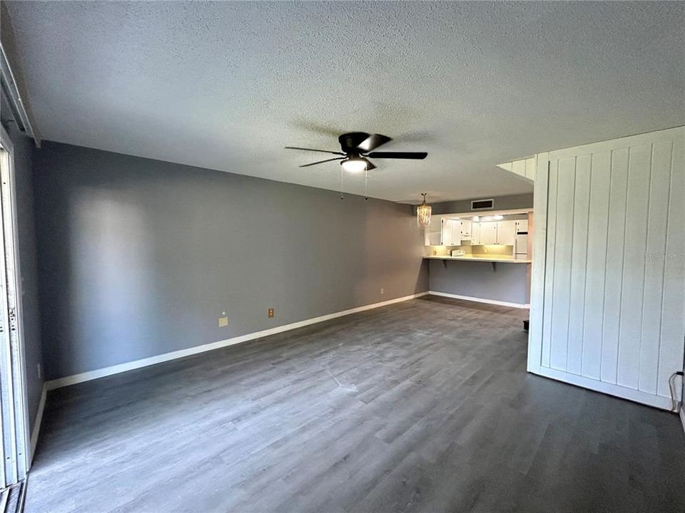 For Sale: $172,500 (2 beds, 2 baths, 1230 Square Feet)