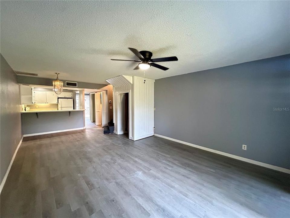 For Sale: $172,500 (2 beds, 2 baths, 1230 Square Feet)