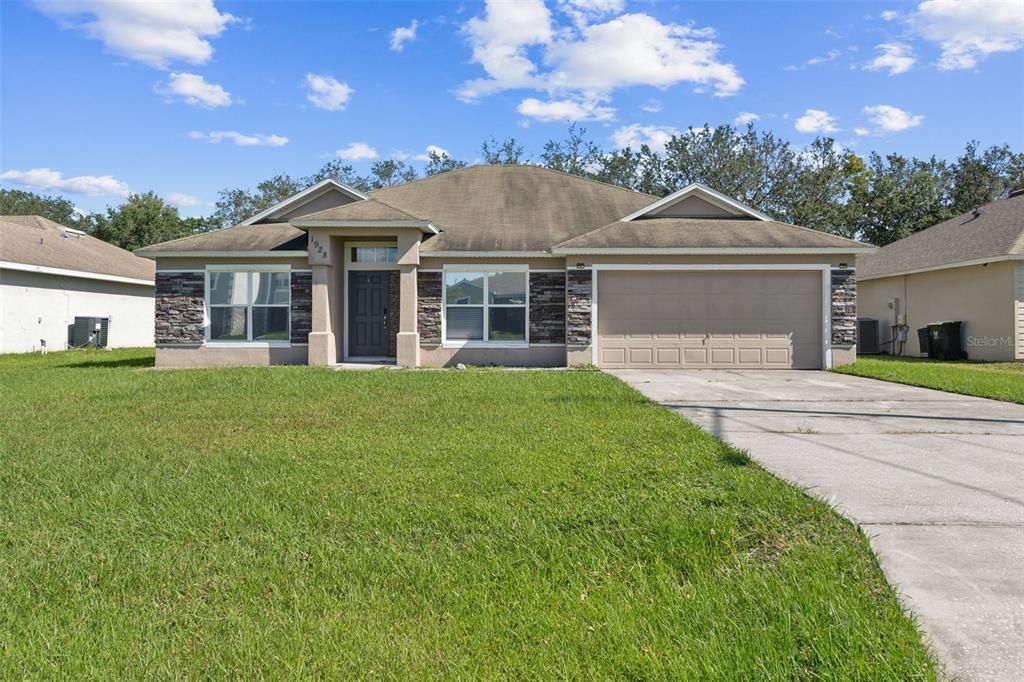 For Sale: $282,000 (3 beds, 2 baths, 1825 Square Feet)