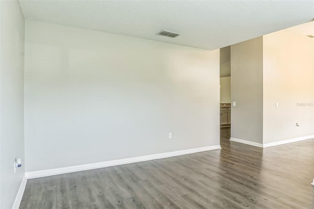 For Sale: $282,000 (3 beds, 2 baths, 1825 Square Feet)