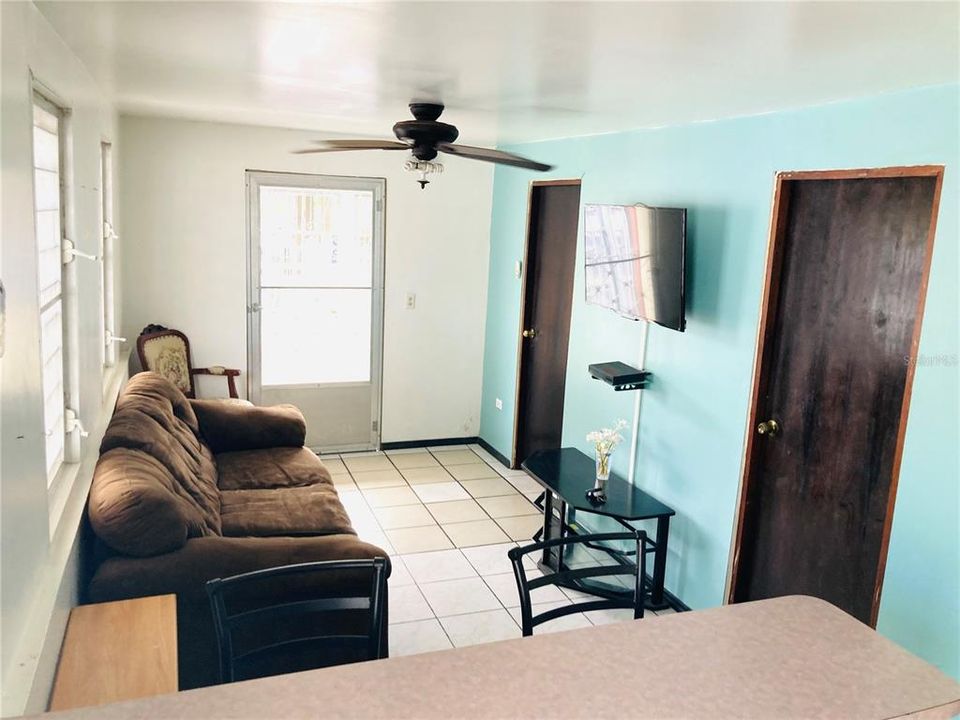 For Sale: $79,000 (2 beds, 1 baths, 600 Square Feet)