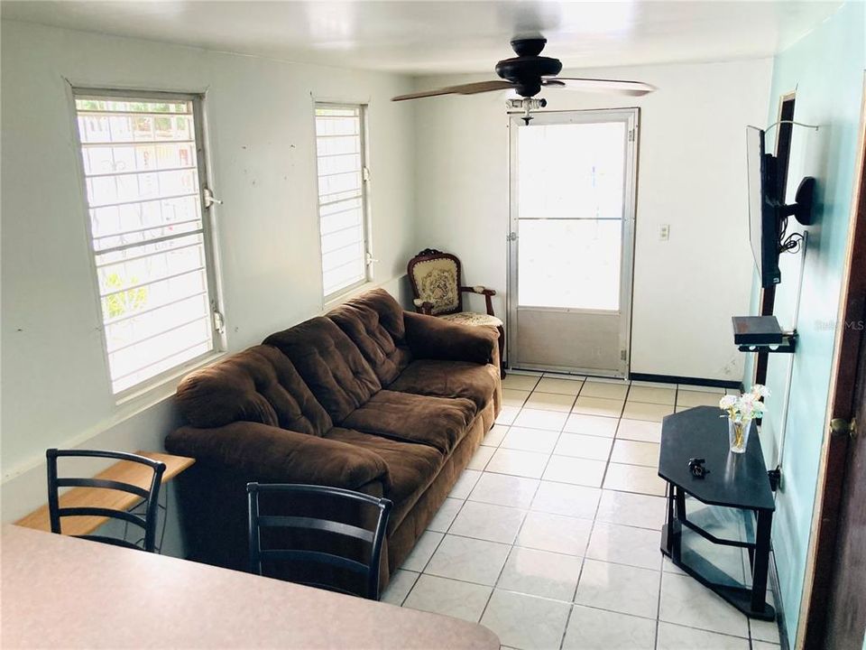 For Sale: $79,000 (2 beds, 1 baths, 600 Square Feet)