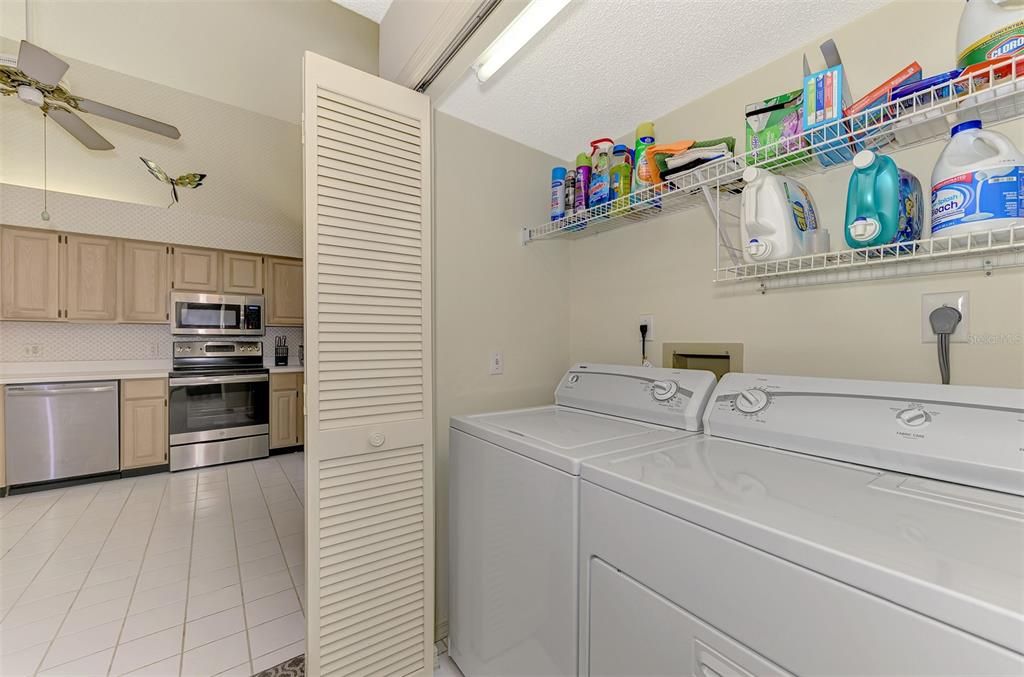 washer/dryer off the kitchen